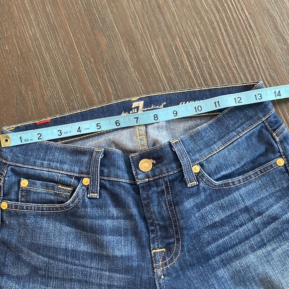 7 for all mankind ladies jeans in size 25 with fading and whiskering. - Picture 8 of 11
